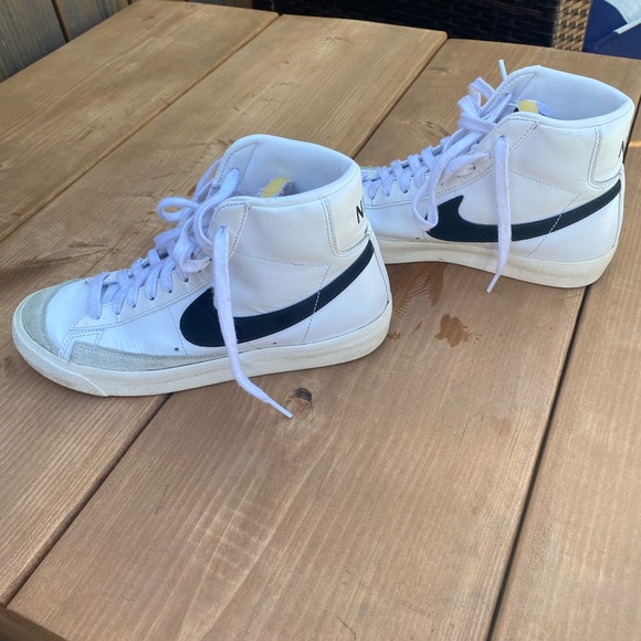 Women’s Blazer Mid ‘77 Sneakers - Picture 10 of 12